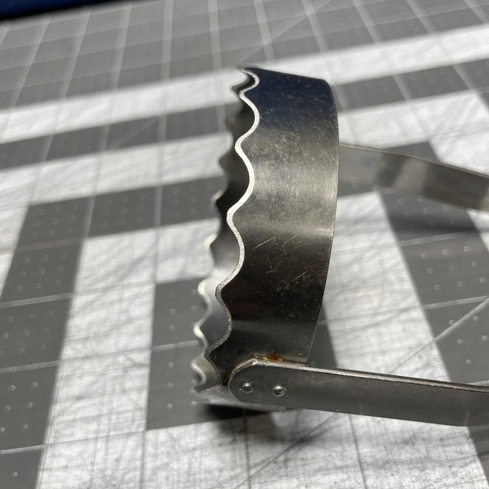 Biscuit Cutter Serrated‎ Edge Chopper Lot Of 2 Kwik-Kut MFG Co Mohawk NY